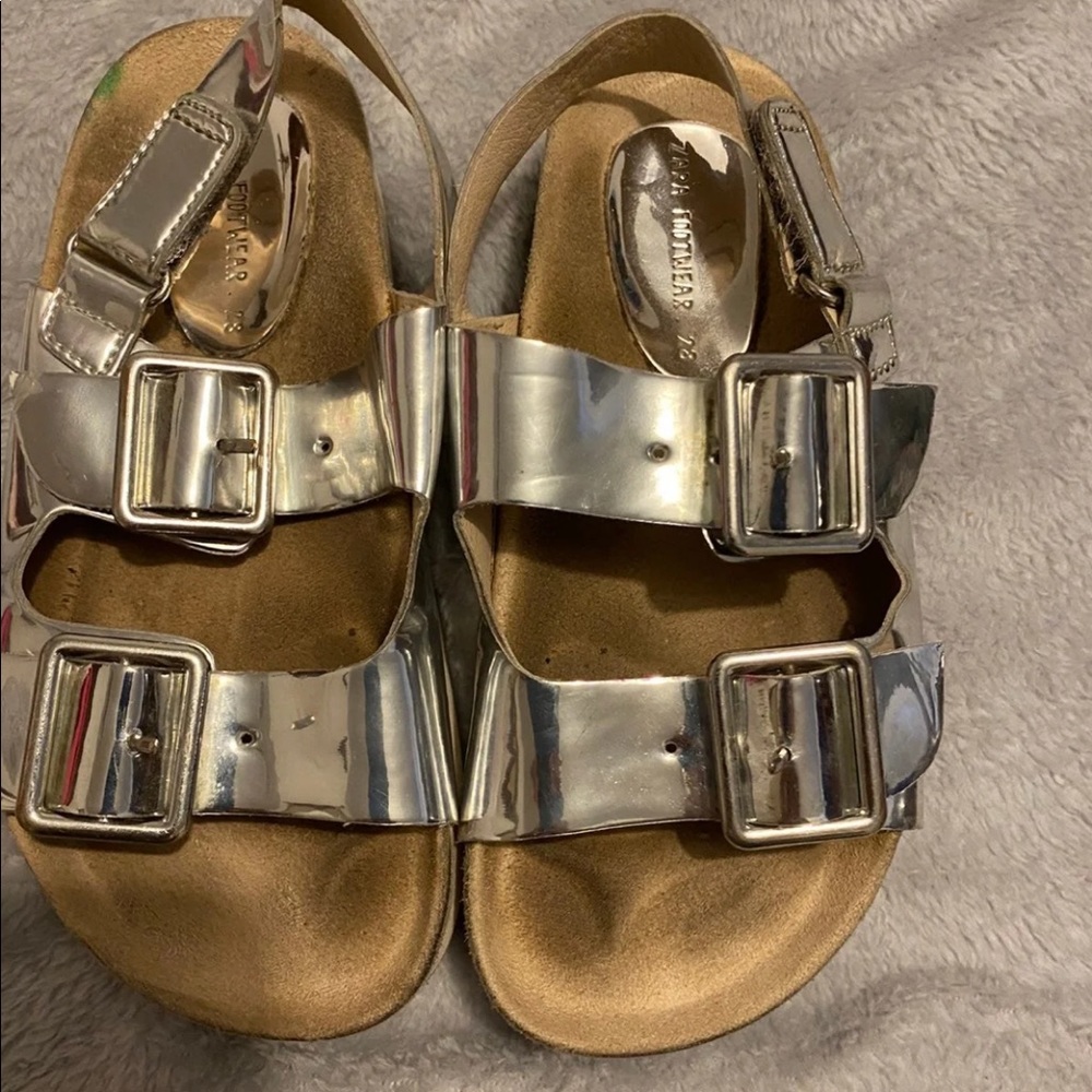 Lots sandals